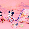 キャステル 【11/14・12/2発売】ディズニーお正月グッズ2025全42種類一覧！巳モチーフのぬいぐるみやぬいぐるみバッジ！だるまグッズも！