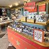 キャステル 【USJ】イルミネーション・シアター・ストアはどんなお店？シンググッズのお店ではなくなった？取り扱いを紹介