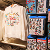 キャステル 【8/27発売】チームディズニーグッズ25選！パーカー・Tシャツ・タオル・スマホケースなど