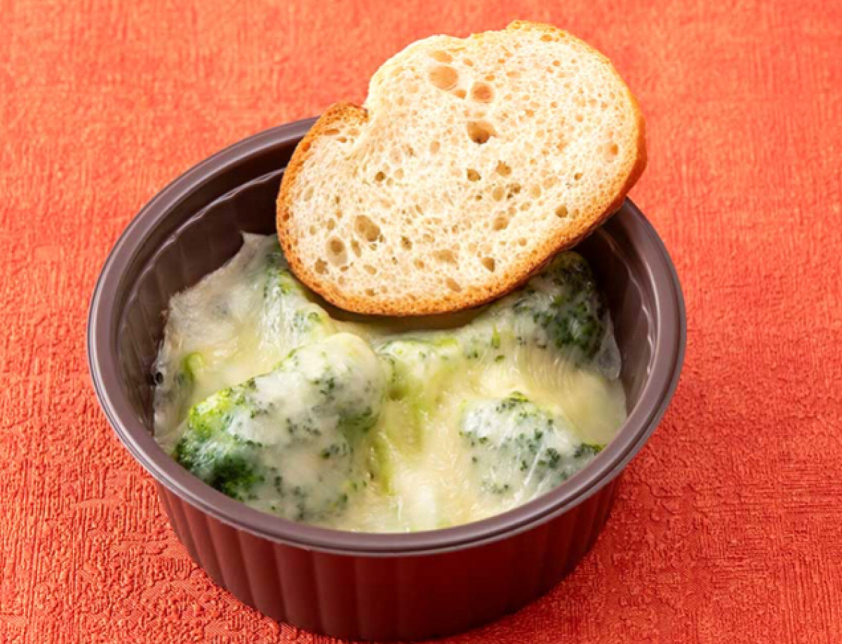 ブロッコリーとモントレー・ジャックのチーズフォンデュ風