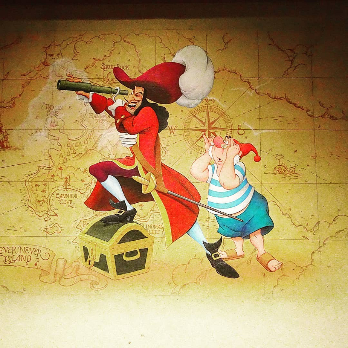 フック船長と手下のスミー| キャステル | CASTEL ディズニー情報
