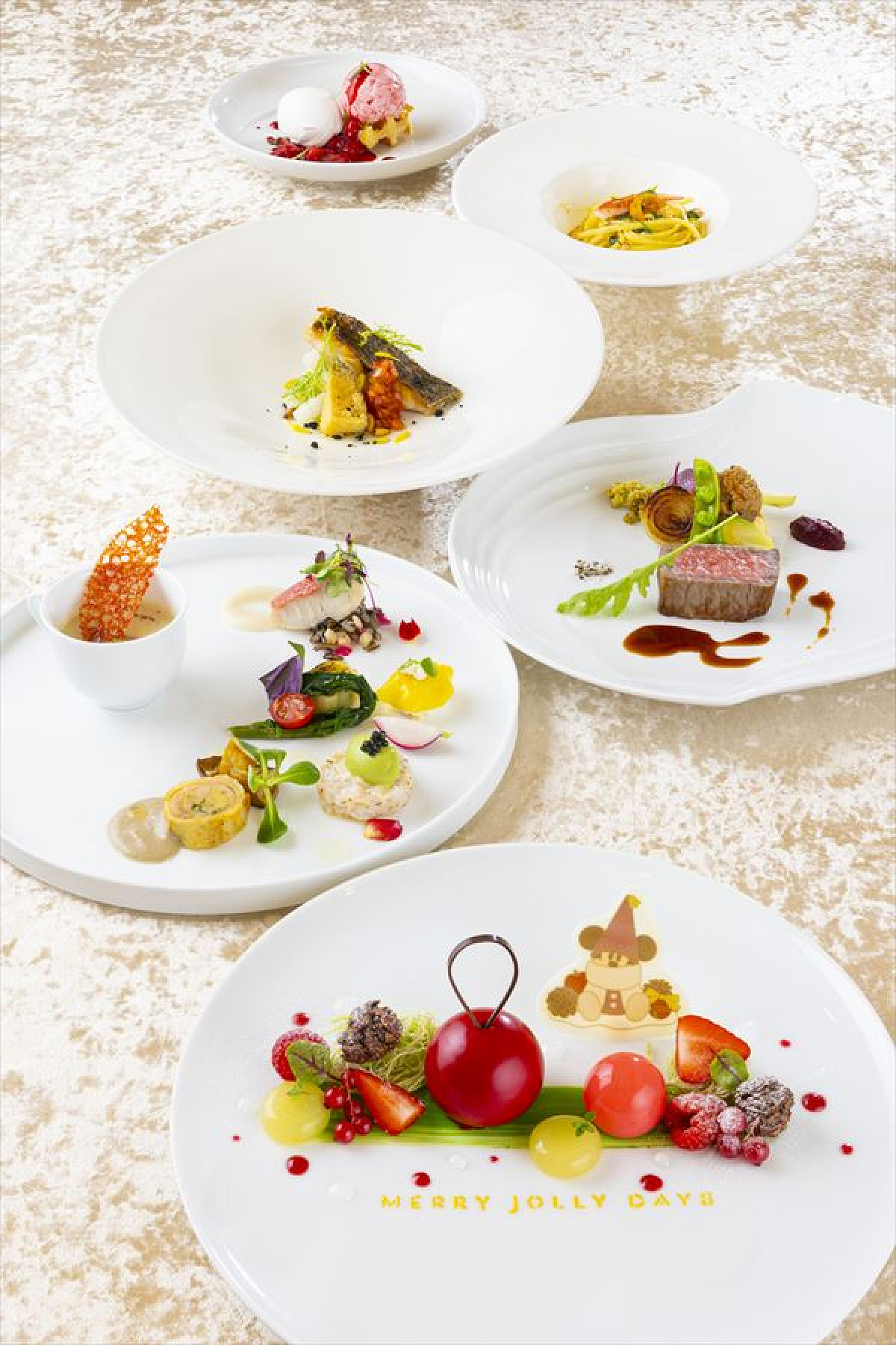 ディズニー・クリスマス　スペシャルディナー　スカーレット・クリスマス