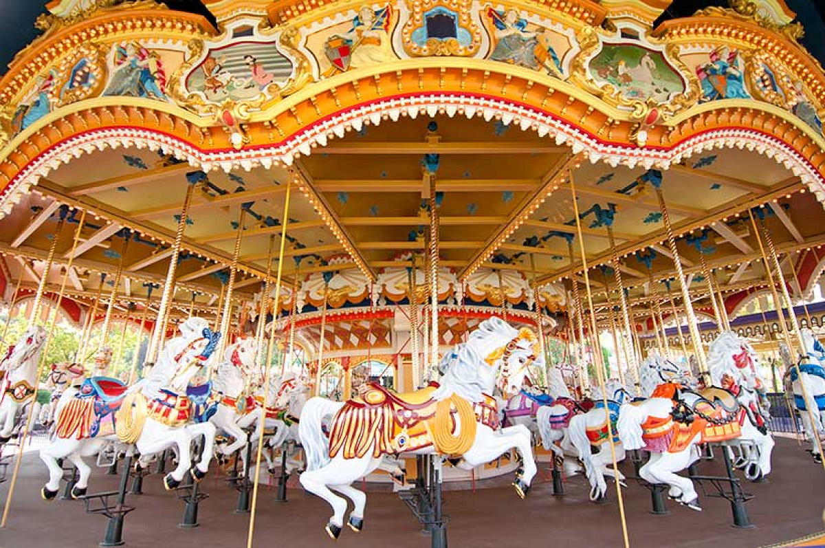 ディズニーのメリーゴーランド| キャステル | CASTEL ディズニー情報