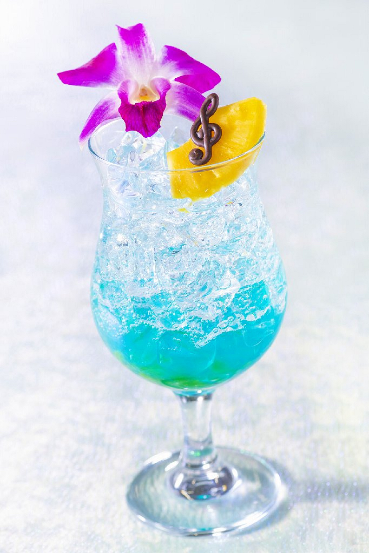 「ダッフィー＆フレンズ20周年：カラフルハピネス」スペシャルドリンク（ディナー）