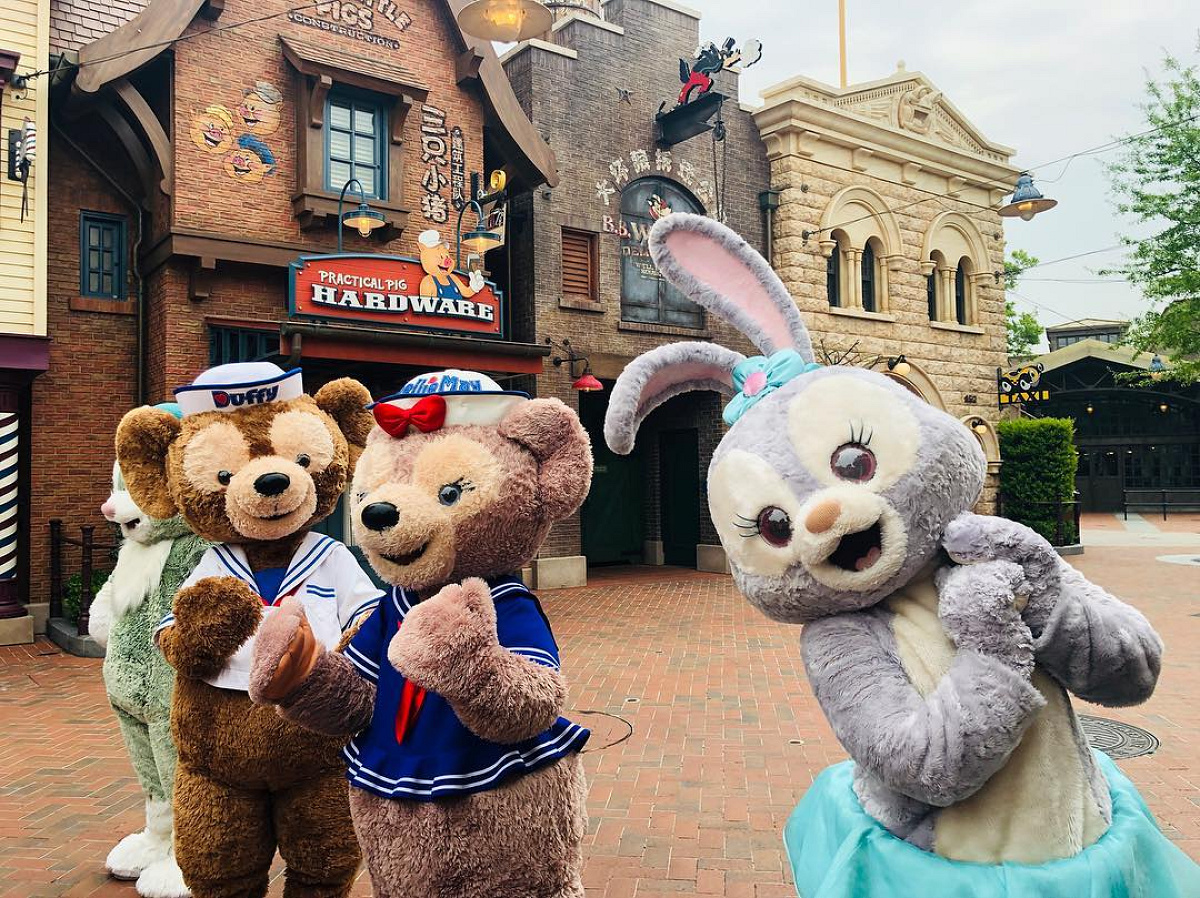 ダッフィー、シェリーメイ、ジェラトーニ、ステラ・ルーが勢ぞろい