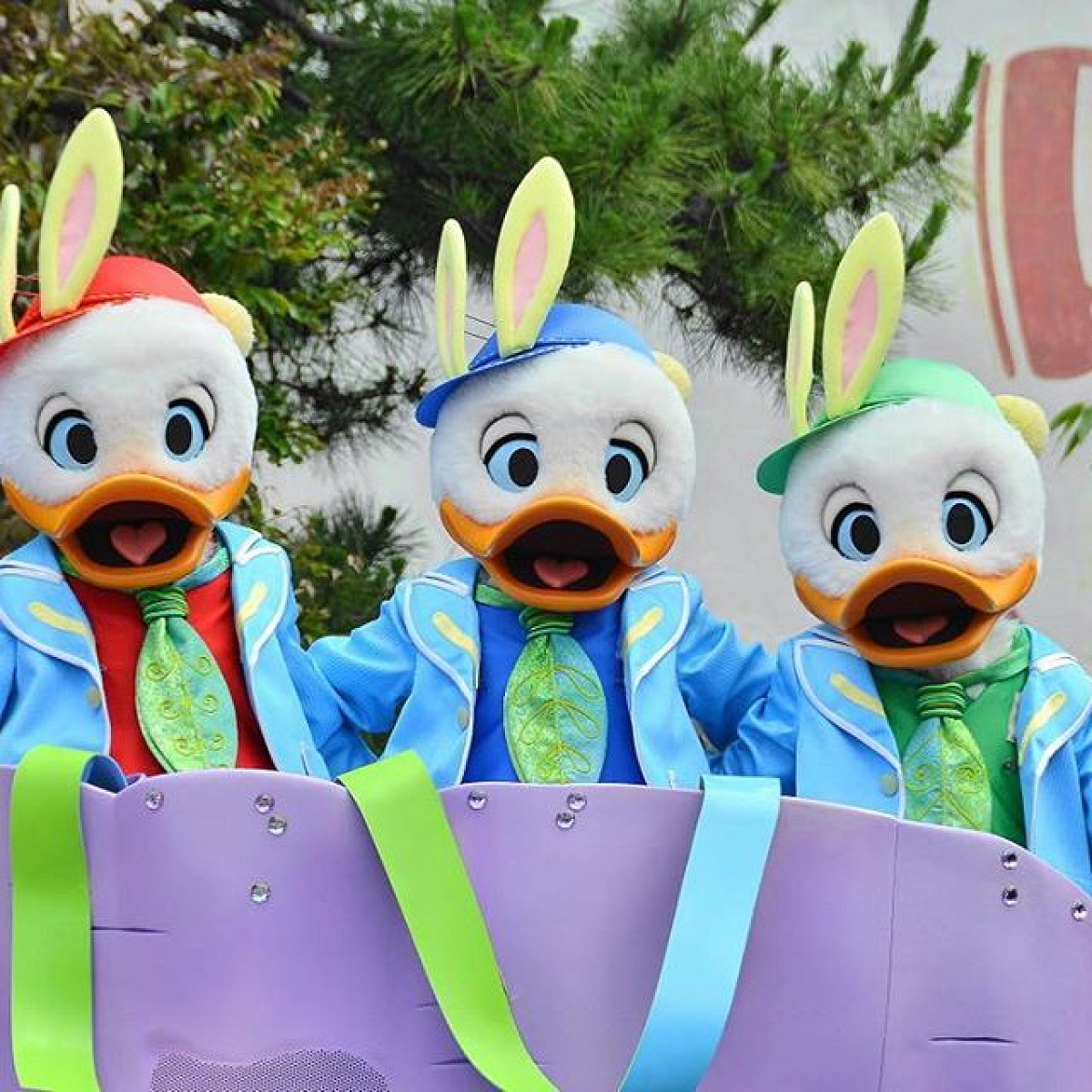 イースターバージョンのヒューイ・デューイ・ルーイ| キャステル