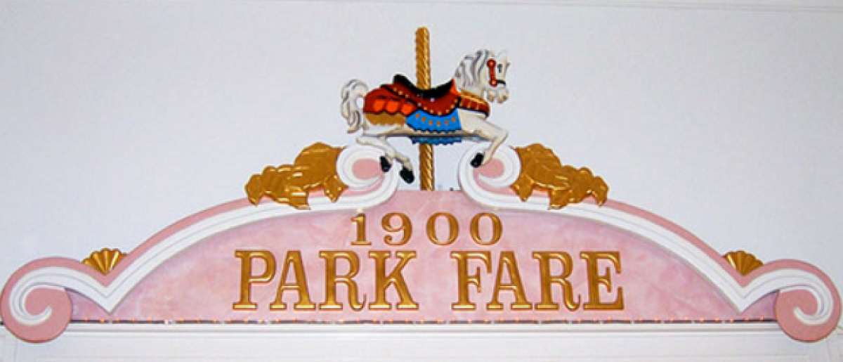 1900 Park Fareの入口にあるファンシーな看板