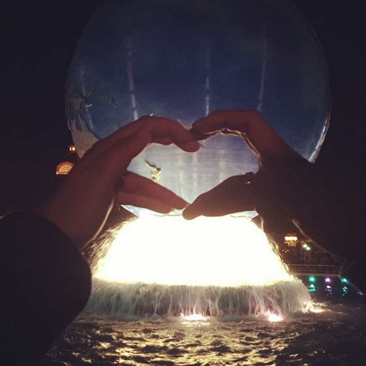 TDR ミッキー&ミニー　2人でハートポーズ TDR ミッキー&ミニー 2人でハートポーズ TDR ミッキー&ミニー 2人で