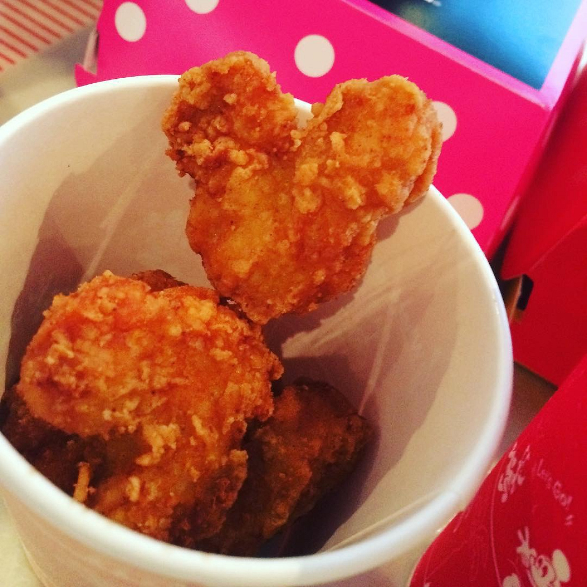 ナゲットもミッキーシェイプ| キャステル | CASTEL ディズニー情報