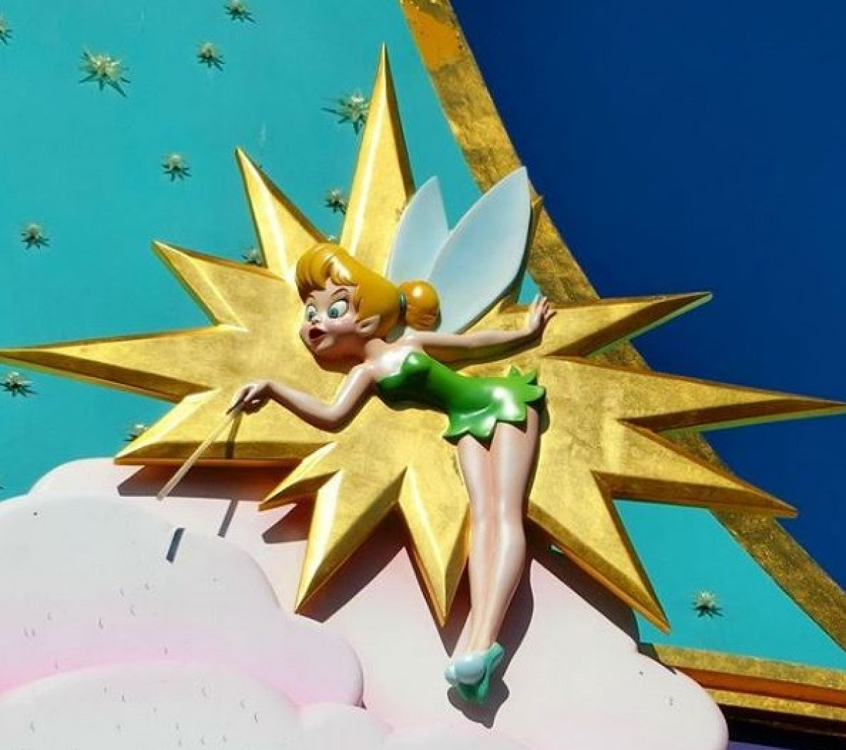 ティンカーベルに会える「ピーターパン空の旅」| キャステル | CASTEL