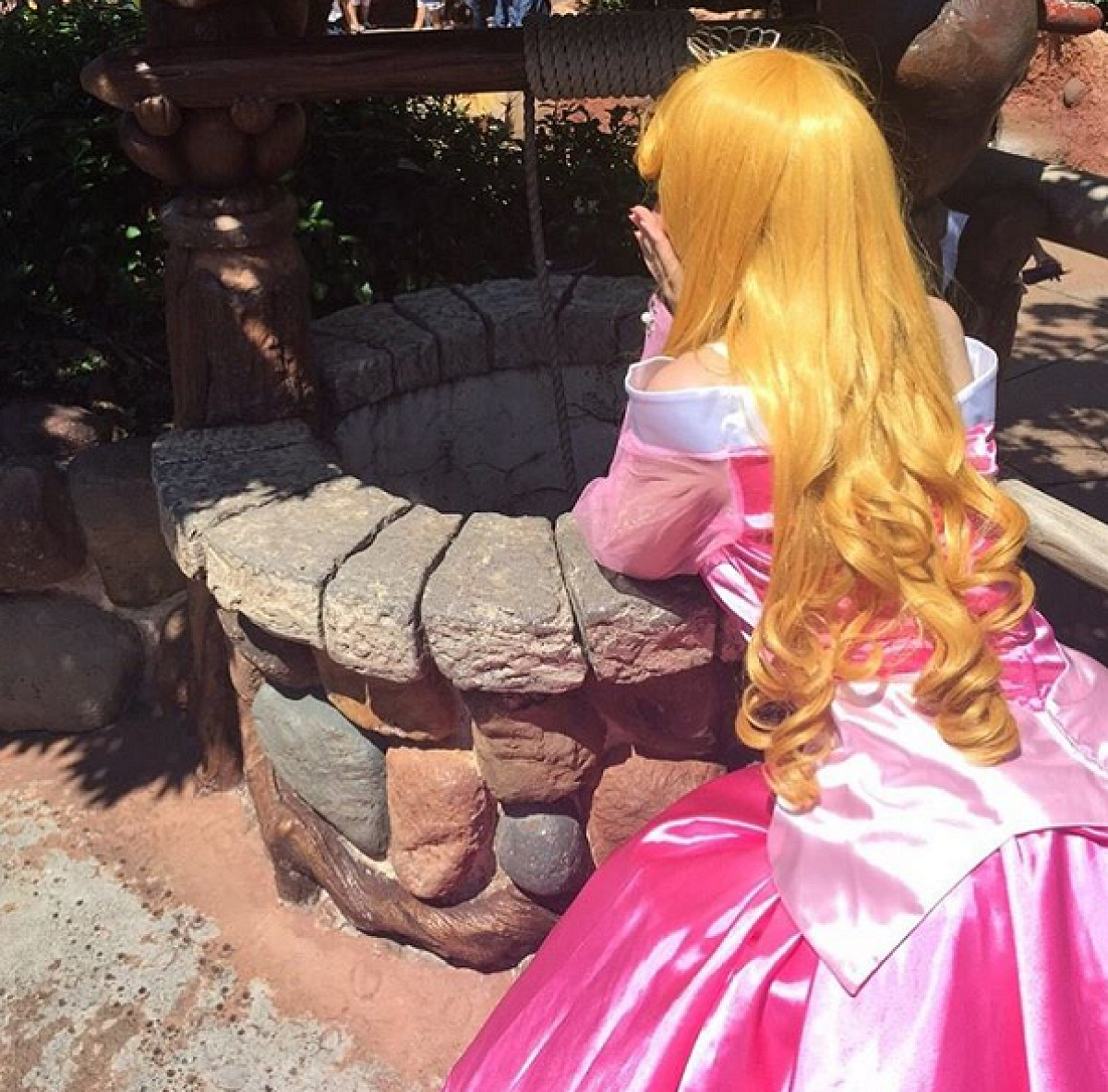 ピンクドレスのオーロラ姫| キャステル | CASTEL ディズニー情報