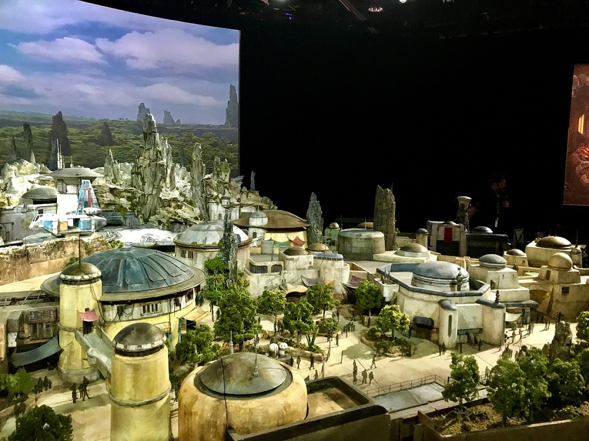 D23 Expo 2017で展示されていた「スターウォーズ：ギャラクシーエッジ」模型