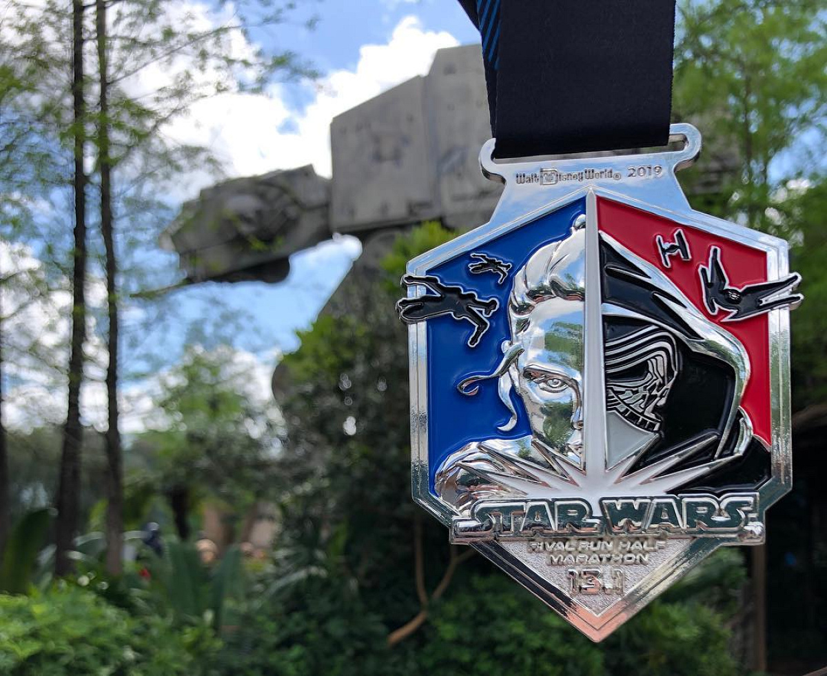 Star Wars Rival Runハーフマラソンのメダル