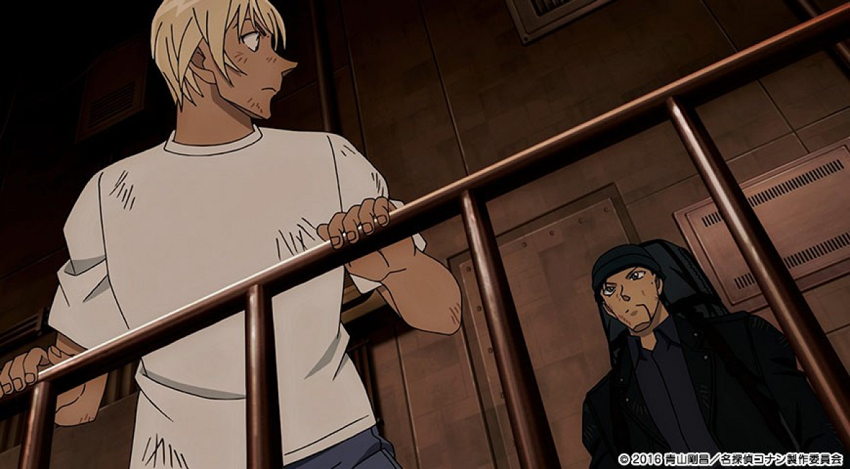 殴り合いをする安室透と赤井秀一（公式サイト）| キャステル | CASTEL