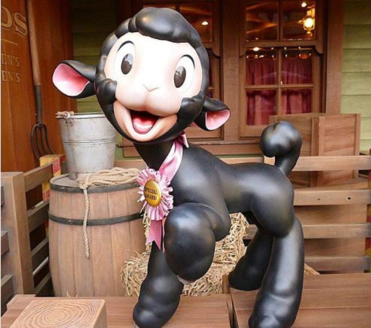 こひつじのダニーとは| キャステル | CASTEL ディズニー情報