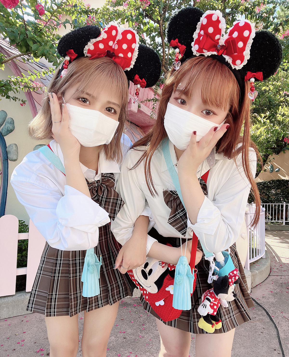白シャツ チェックスカート| キャステル | CASTEL ディズニー情報