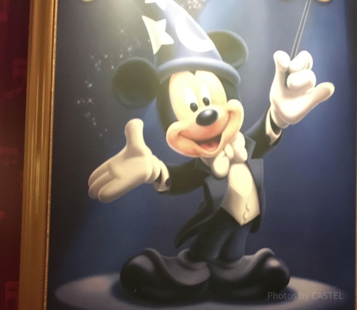 フィルハーマジック内のミッキーの絵| キャステル | CASTEL ディズニー情報