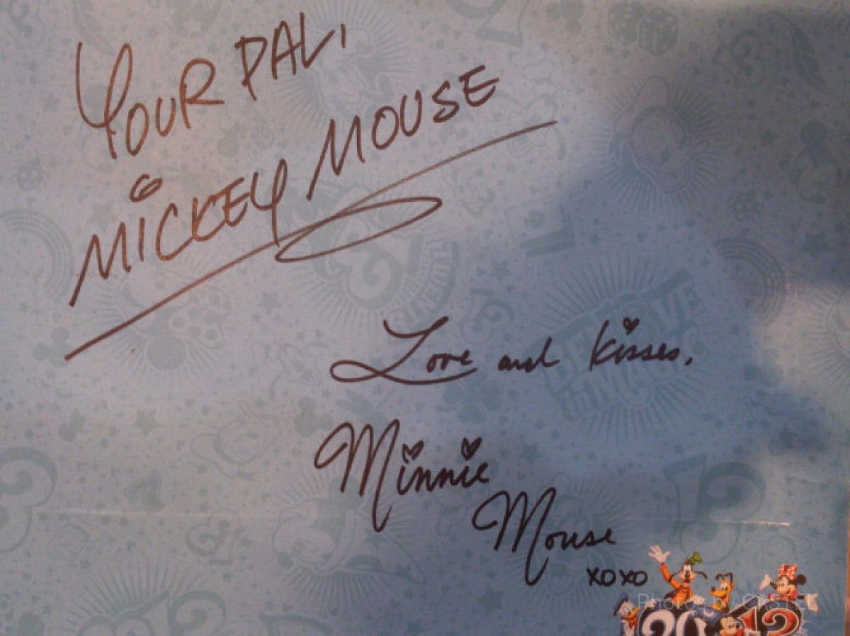 ディズニーキャラクターのサイン| キャステル | CASTEL ディズニー情報