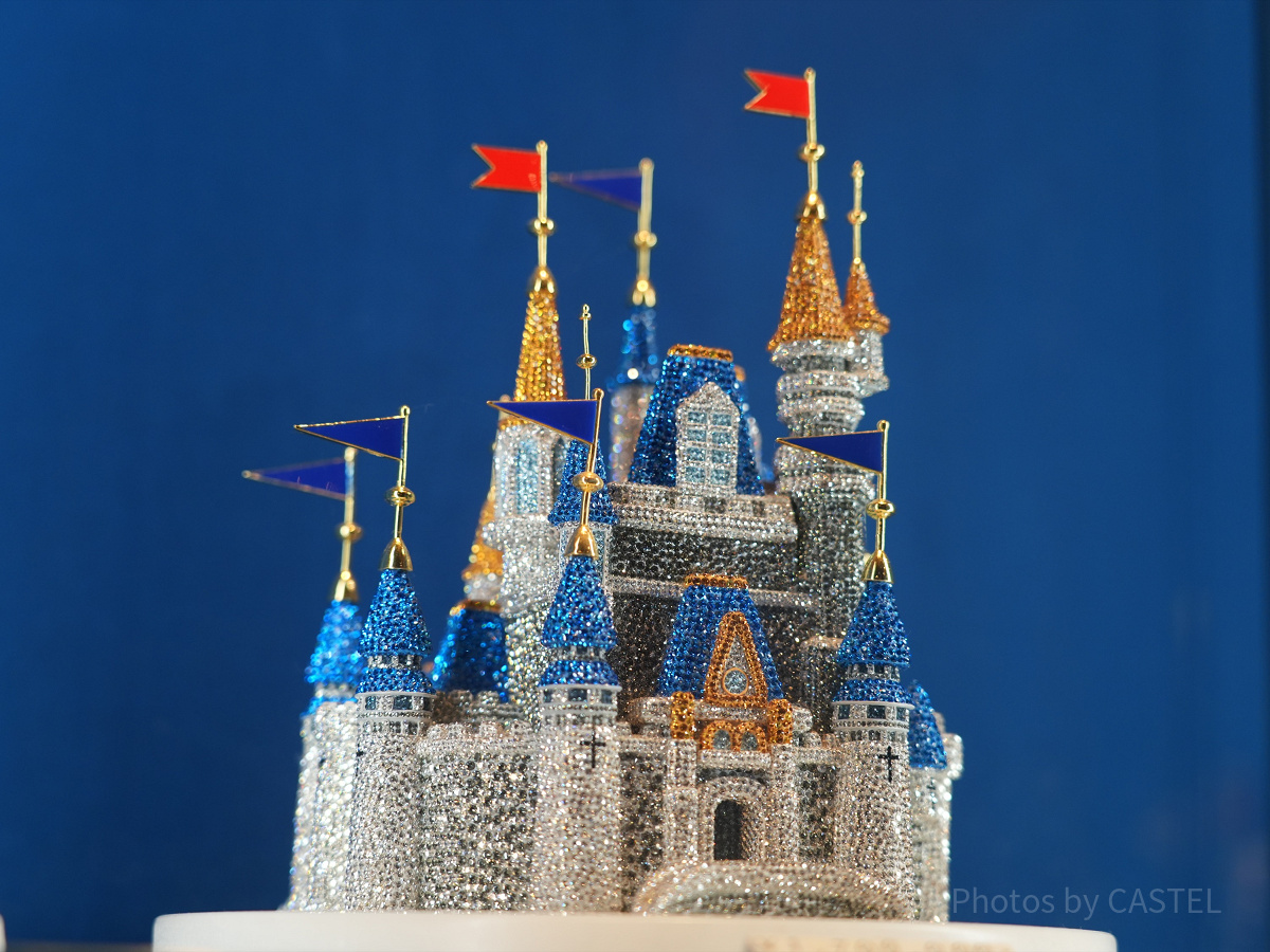 値下げ☆希少品 東京ディズニーランド 皿 シンデレラ城 ディズニー高級お土産ランキング第2位：クリスタルシンデレラ城（中