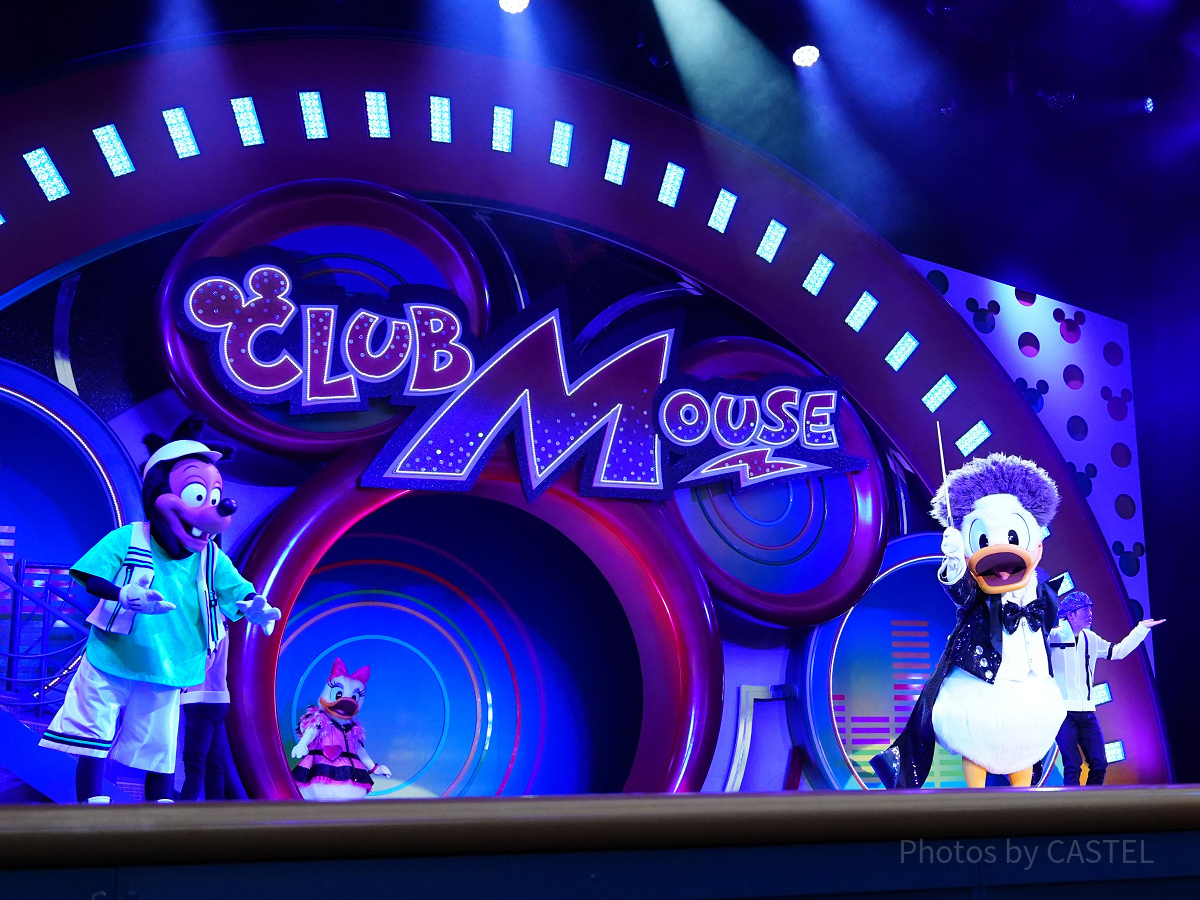 指揮棒を持つドナルド