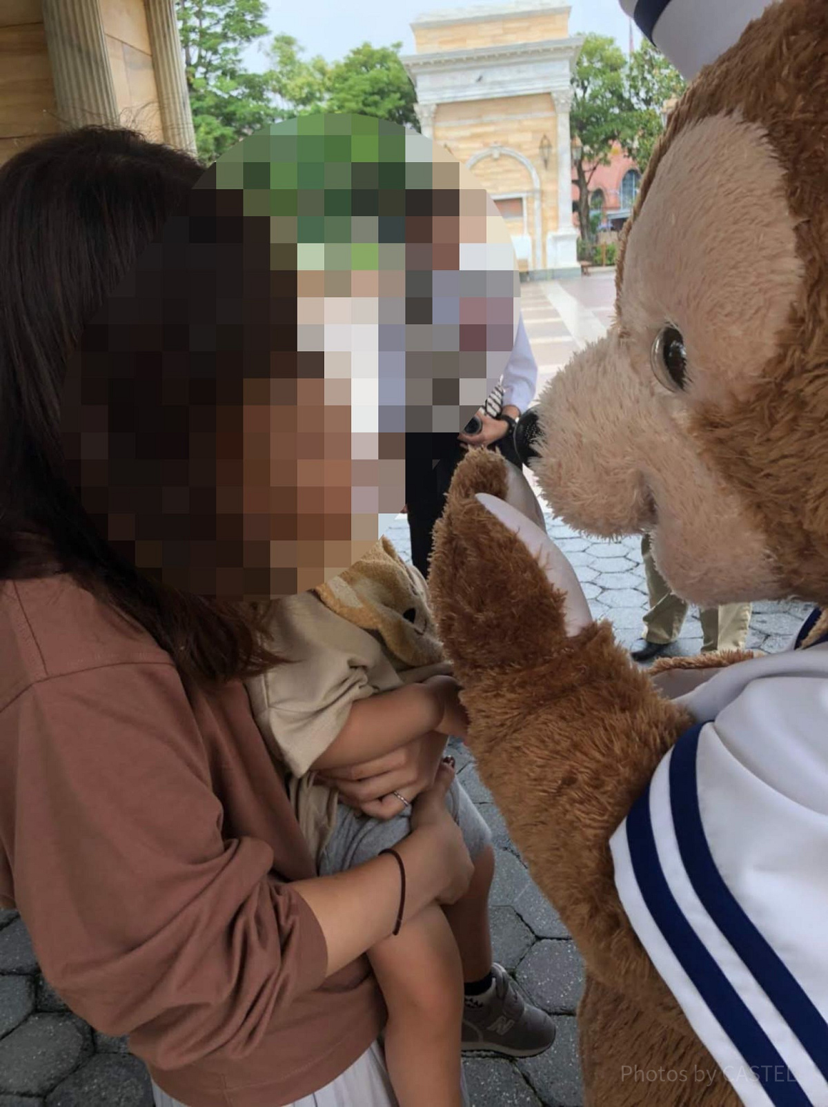 ダッフィーとグリーティング中