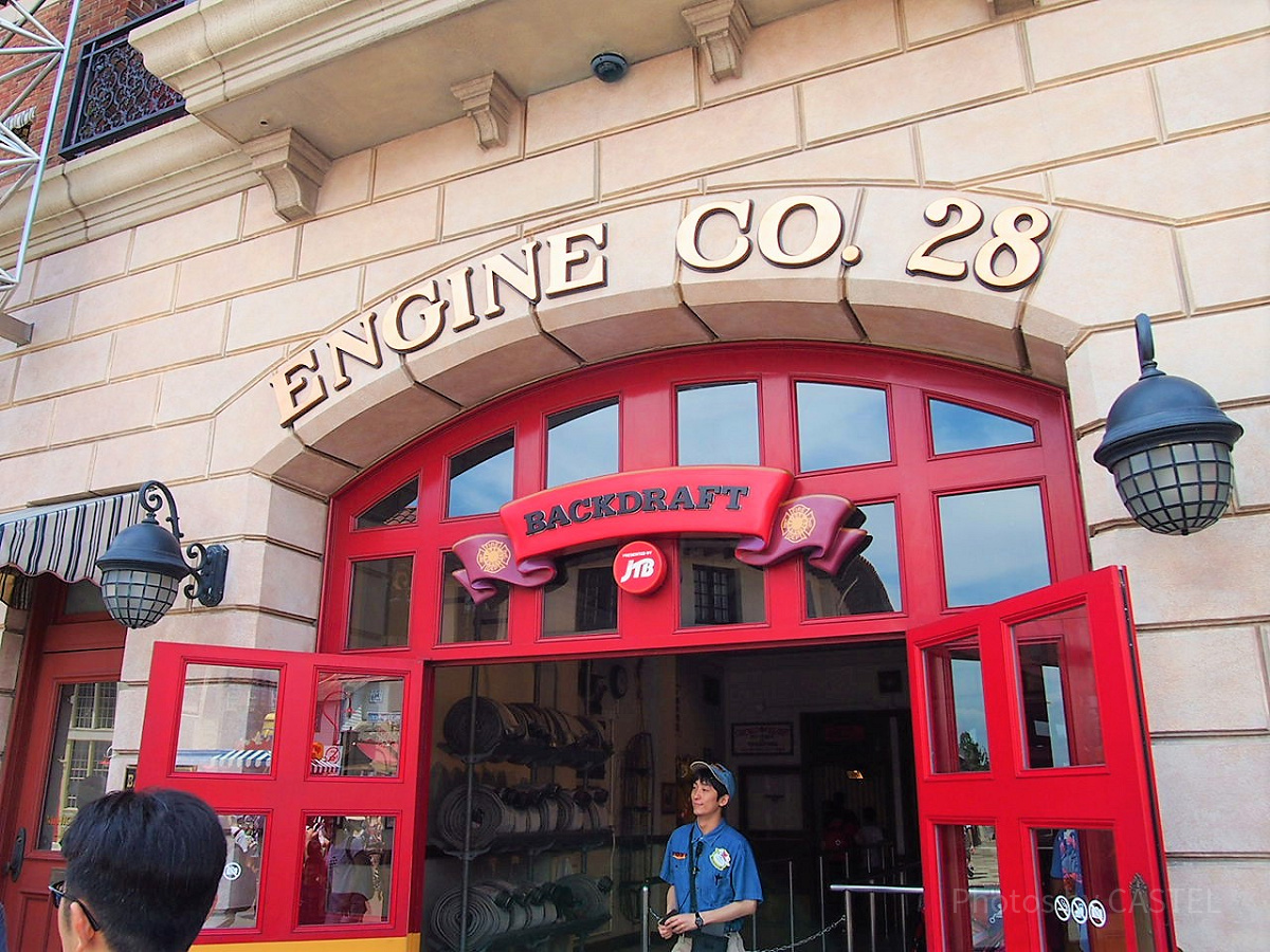 サンフランシスコ地域では、消防車の呼び名は「ENGINE」