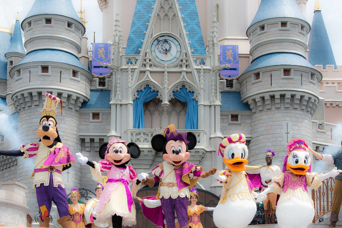 マジックキングダム城前ショー| キャステル | CASTEL ディズニー情報