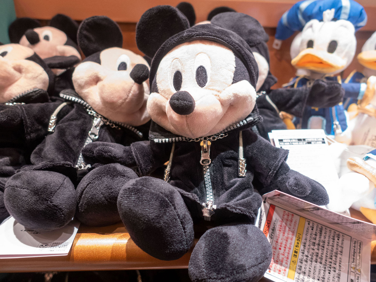 ミッキー（王様）ぬいぐるみ| キャステル | CASTEL ディズニー情報