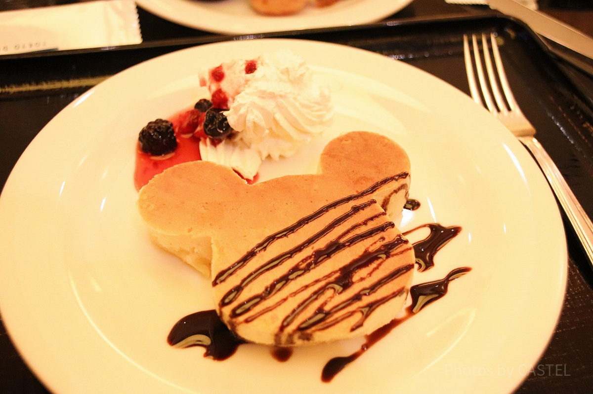 ミッキー型のパンケーキ| キャステル | CASTEL ディズニー情報