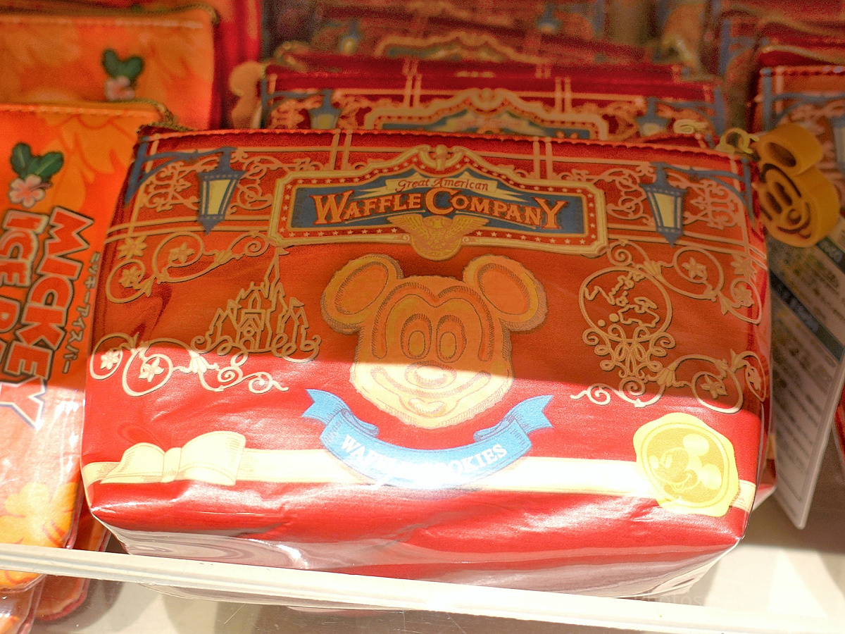 ミッキーワッフルポーチ| キャステル | CASTEL ディズニー情報