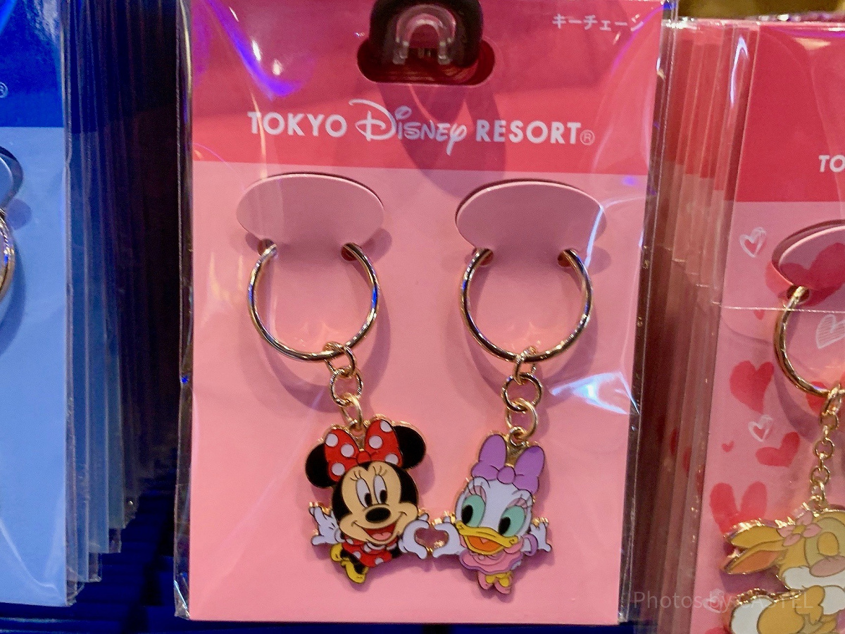 ミニー＆デイジーのペアキーチェーン| キャステル | CASTEL ディズニー情報
