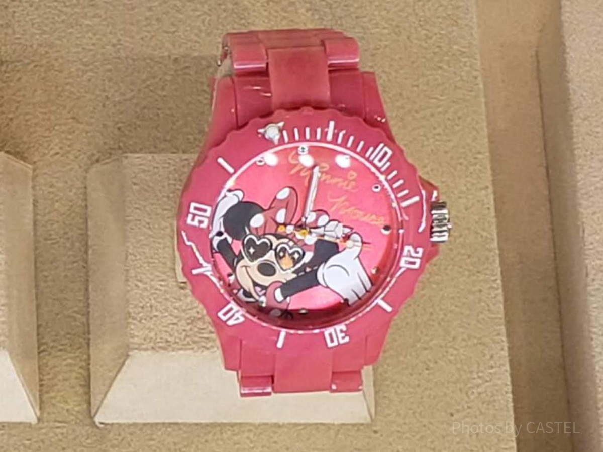 ミニーマウスの時計