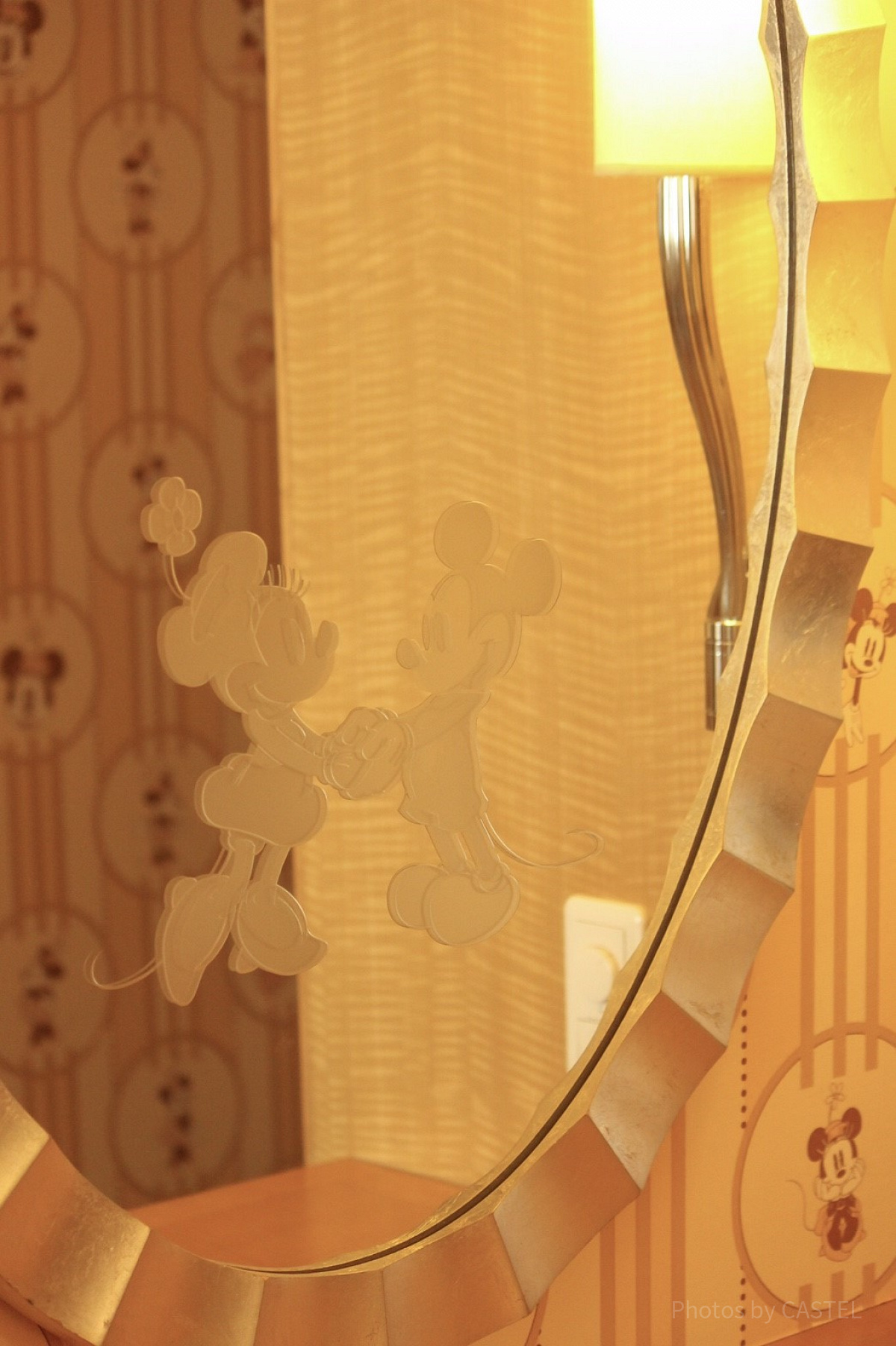 ミニーマウスルーム（アンバサダーホテル）の鏡
