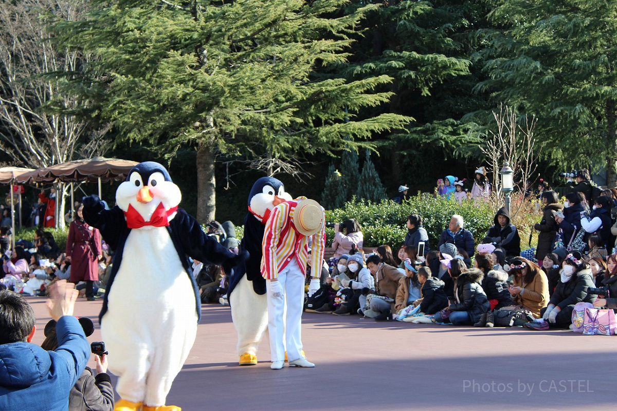 ドリーミング・アップに登場するペンギン・ウェイター| キャステル