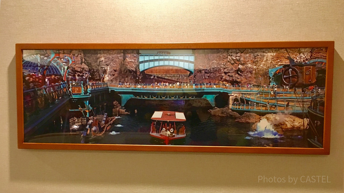 セレブレーションホテルの客室にはミステリアスアイランドの写真が飾られています