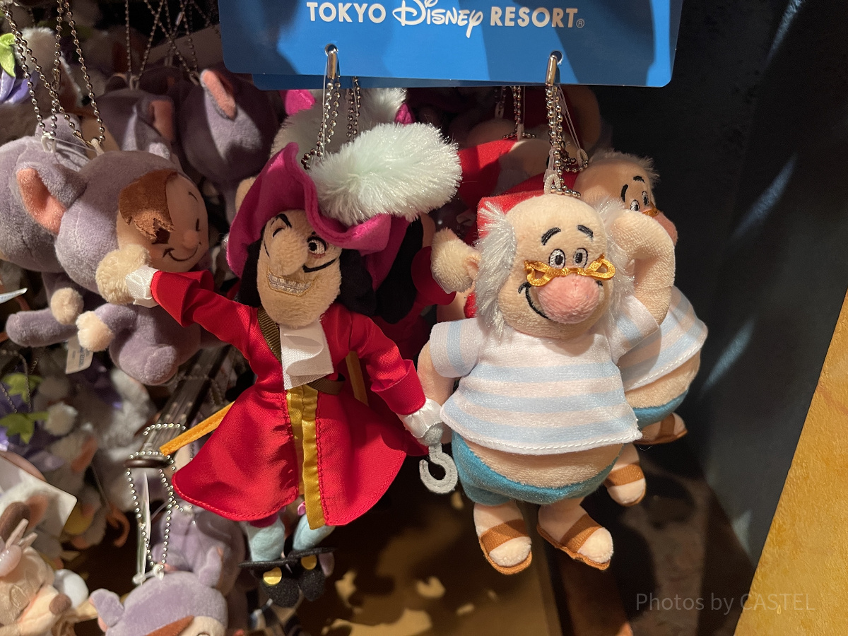 ぬいぐるみバッジ（フック船長＆ミスター・スミー）