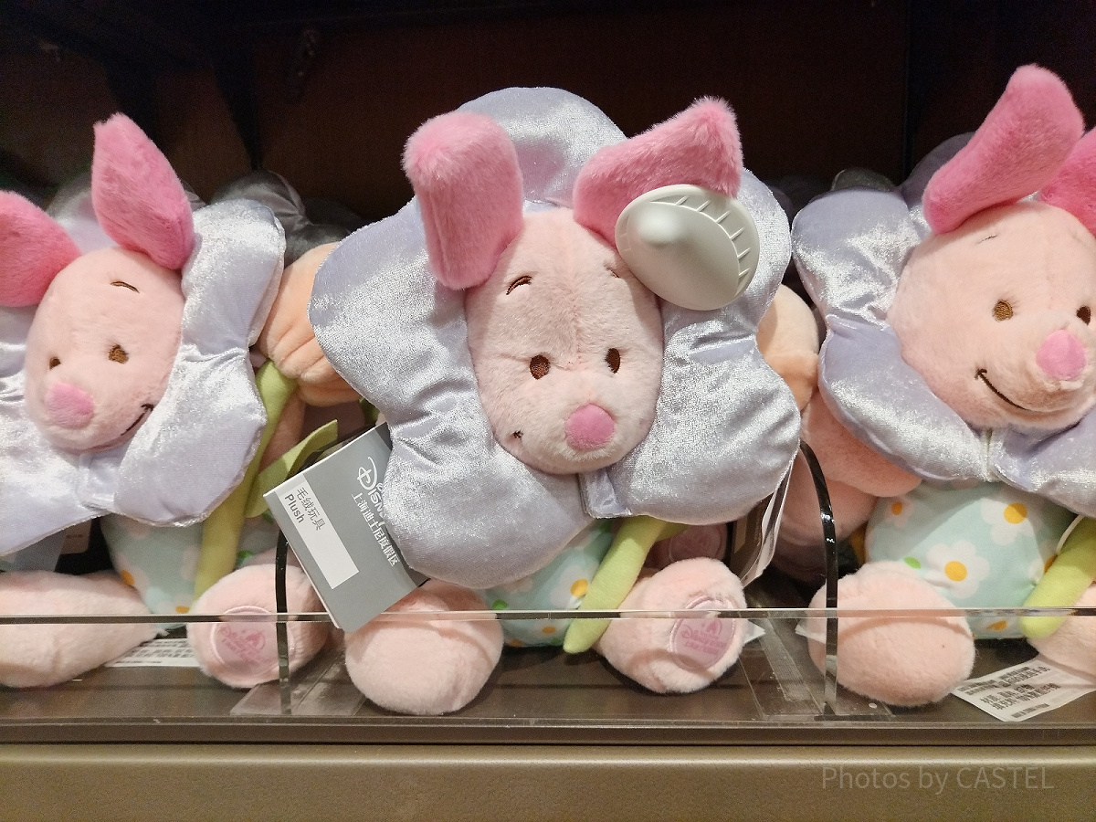上海ディズニーくまのプーさんグッズ：植物シリーズのピグレット