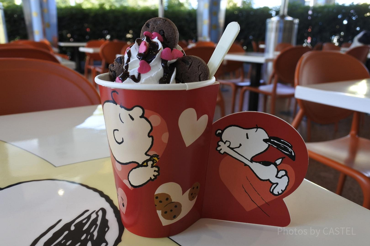 スヌーピーのバックロットカフェはオープン狙いが正解