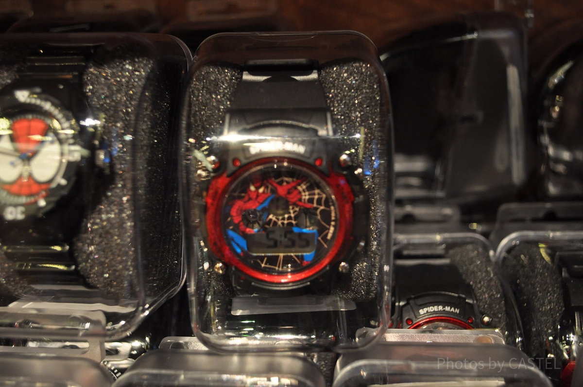 スパイダーマンのアメコミ風デザイン腕時計