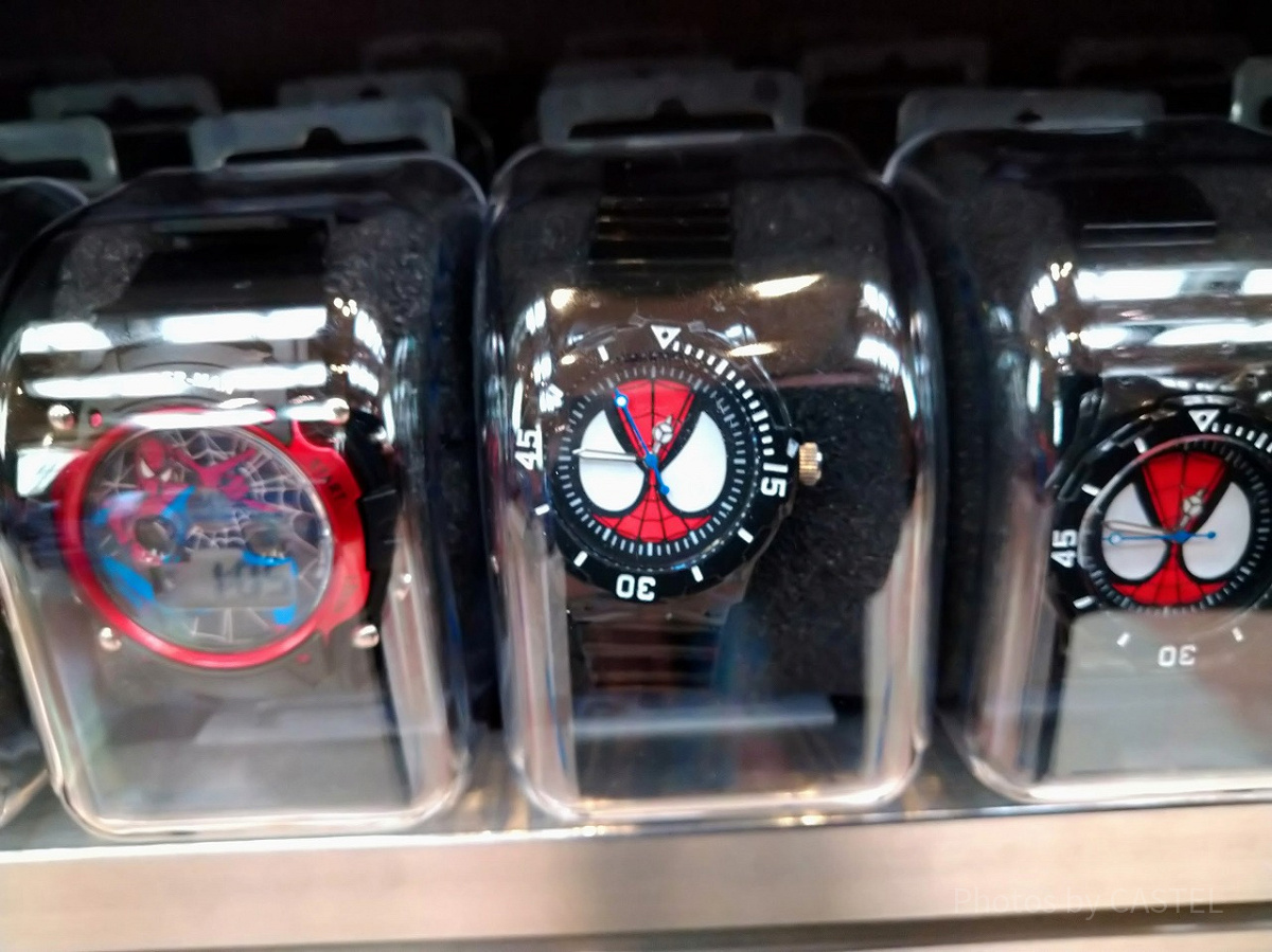 スパイダーマンのビックフェイス腕時計