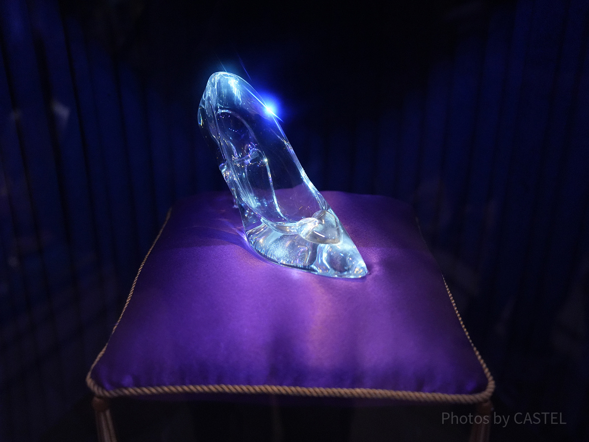 シンデレラのフェアリーテイルホールで見られるガラスの靴| キャステル