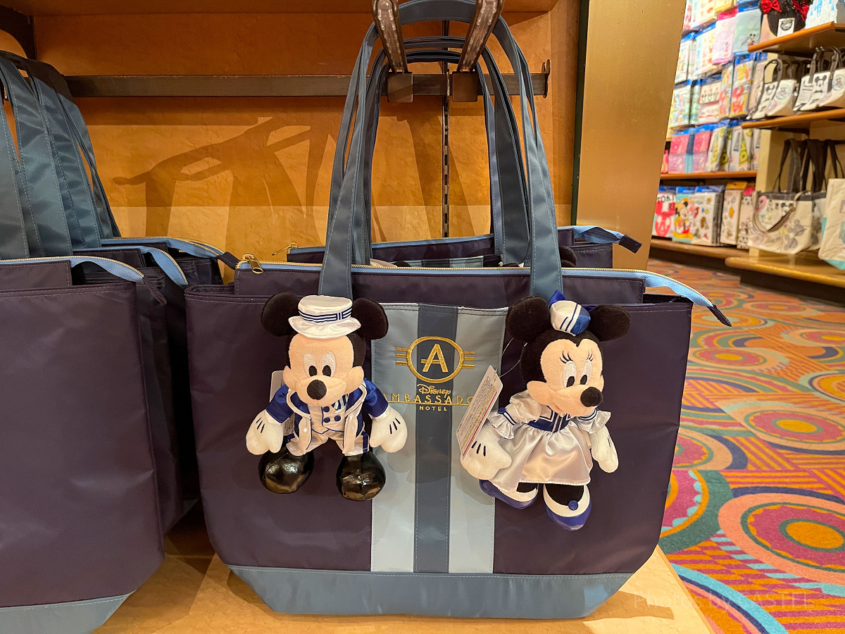 アンバサダーホテルのぬいぐるみバッジ付きトートバッグ| キャステル