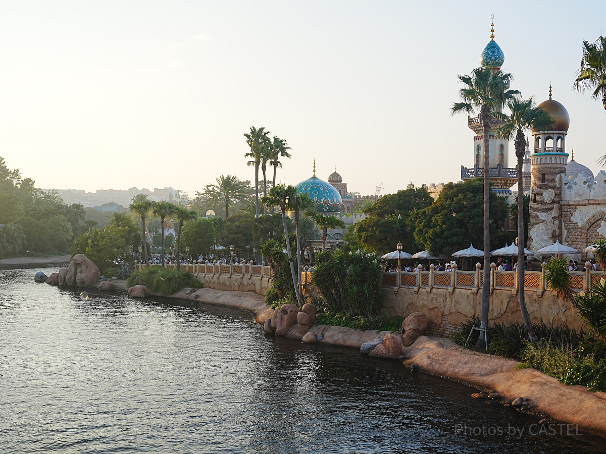 テーマポートを1つ1つ巡って建築美と文化を味わう