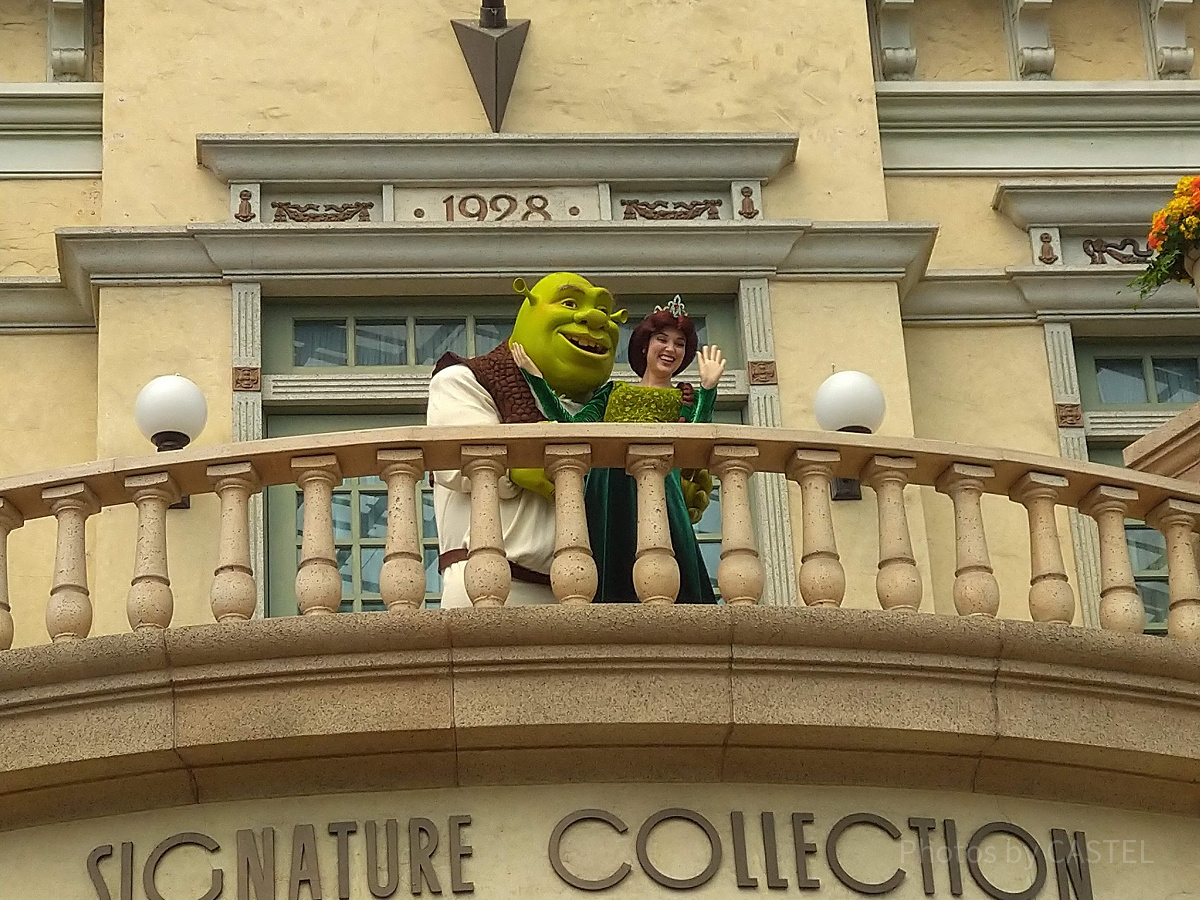 シュレック 4-D アドベンチャーとは？