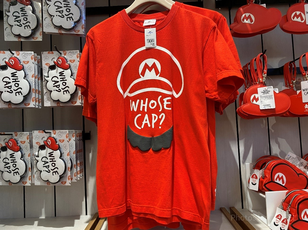 WHOSE CAP? Tシャツ(マリオ・赤)