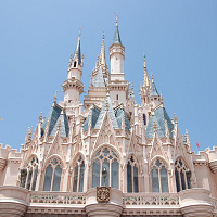 ディズニーリゾート・アンバサダーまとめ!ウォルト・ディズニーの代役?歴代の親善大使も紹介!