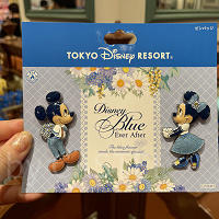【2025】ディズニーランド&シーで買えるピンバッジ70種類！ファンタジースプリングスデザインも！