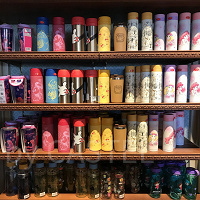 【2026】ディズニーランドで買える水筒21選！販売場所まとめ！ドリンクボトルの容量やデザインも！