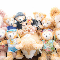 【2026】ダッフィーグッズ全種まとめ！TDS限定のぬいぐるみやカチューシャの値段まとめ！