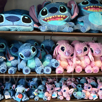 ディズニーのスティッチグッズ30選！ぬいぐるみ・雑貨・お菓子など！